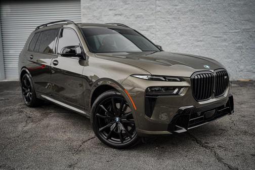 2025 BMW X7 M60i