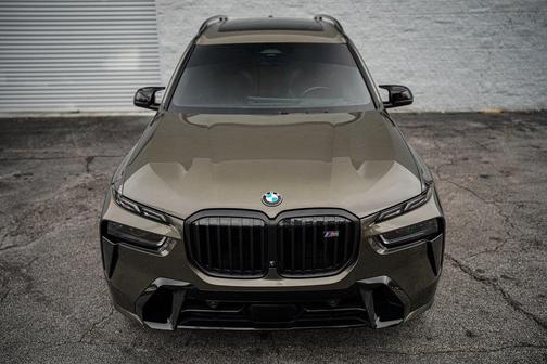 2025 BMW X7 M60i