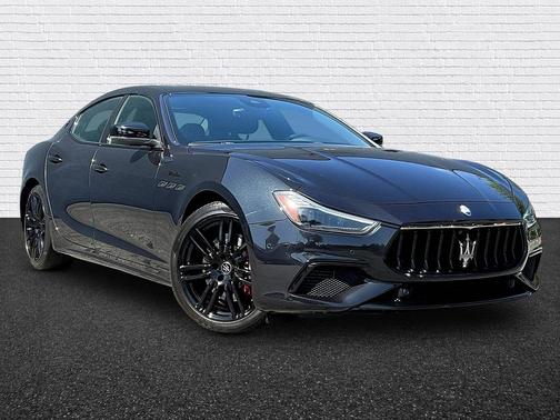 Nero Ribelle Metallic 2023 Maserati Ghibli Modena