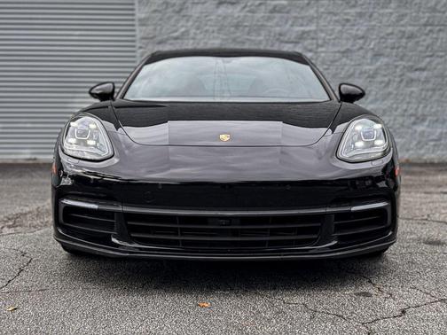 2018 Porsche Panamera 4