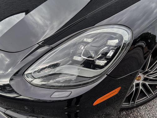 2018 Porsche Panamera 4