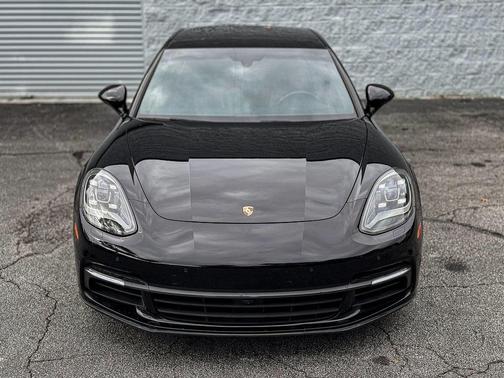 2018 Porsche Panamera 4