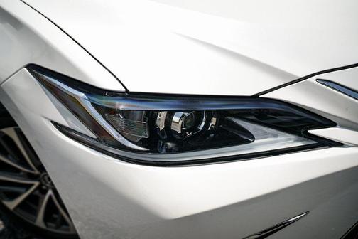 2022 Lexus ES 350 Base