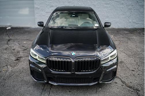 2022 BMW 740 i