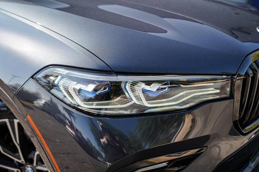 2022 BMW X7 M50i