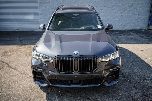 2022 BMW X7 M50i