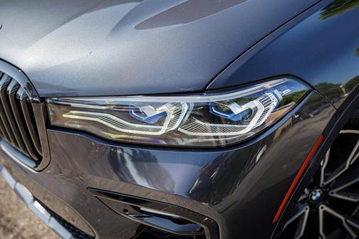 2022 BMW X7 M50i