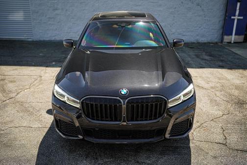 Black Sapphire Metallic 2022 BMW 740 i