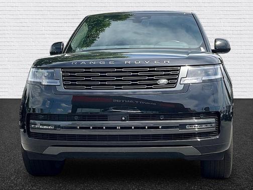 Santorini Black Metallic 2025 Land Rover Range Rover P400 SE