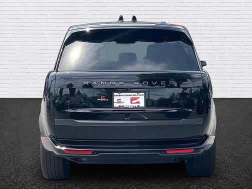 Santorini Black Metallic 2025 Land Rover Range Rover P400 SE