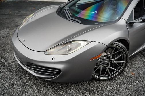 2013 McLaren MP4-12C Base