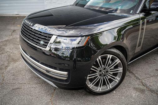 Black 2025 Land Rover Range Rover P400 SE