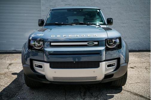 2022 Land Rover Defender 110 SE