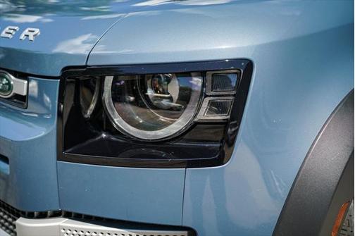 2022 Land Rover Defender 110 SE