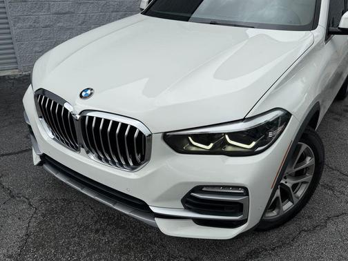 Alpine White 2021 BMW X5 sDrive40i