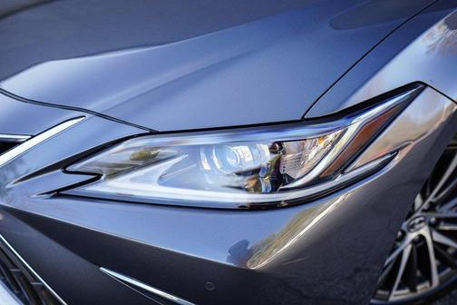 2023 Lexus ES 350 Base