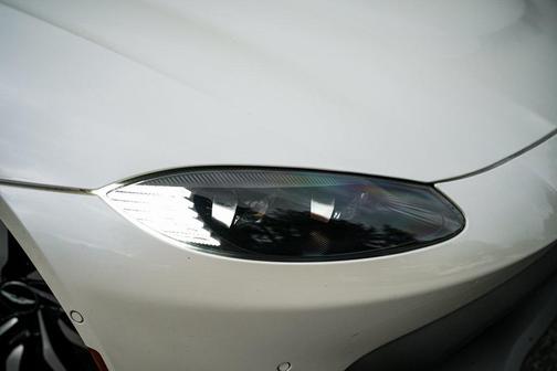 2020 Aston Martin Vantage Base