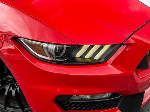 2017 Ford Shelby GT350 Base