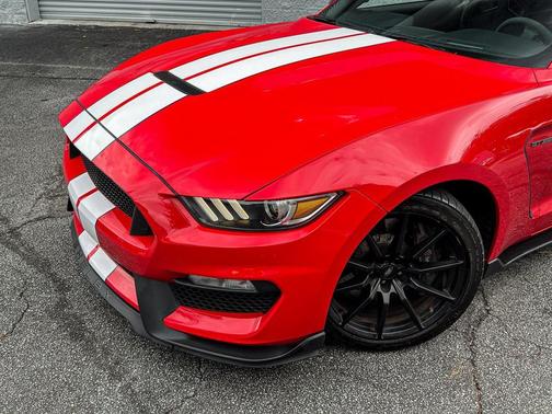 2017 Ford Shelby GT350 Base