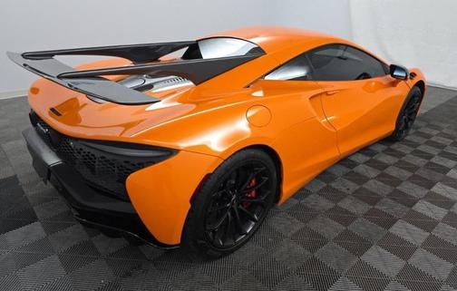 2023 McLaren Artura Performance