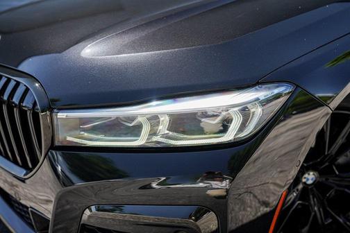 2022 BMW 740 i