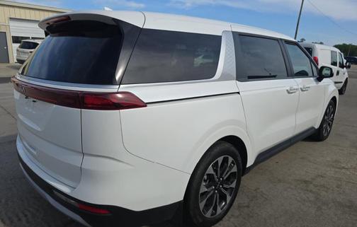 Snow White Pearl 2024 Kia Carnival EX