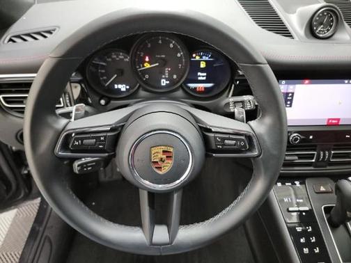 2022 Porsche Macan Base