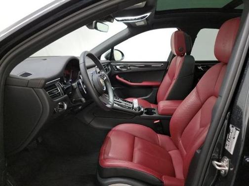 2022 Porsche Macan Base
