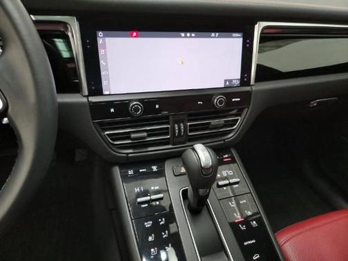 2022 Porsche Macan Base