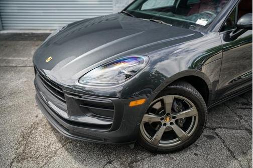 2022 Porsche Macan Base