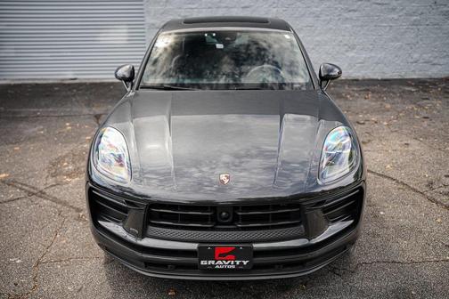 2023 Porsche Macan Base