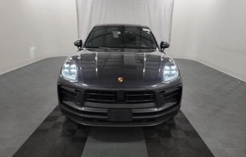 2023 Porsche Macan Base