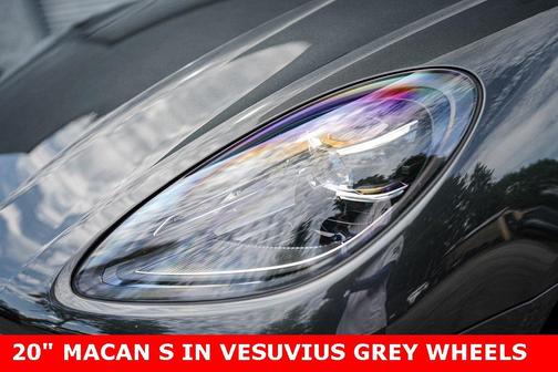 2023 Porsche Macan Base