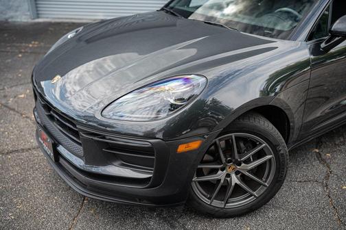 2023 Porsche Macan Base