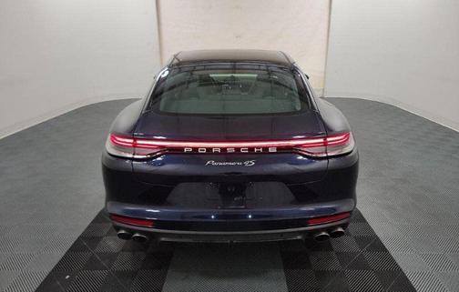 2022 Porsche Panamera 4S
