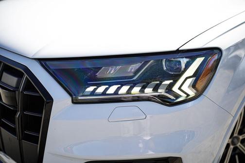 Glacier White Metallic 2020 Audi SQ7 4.0T Prestige