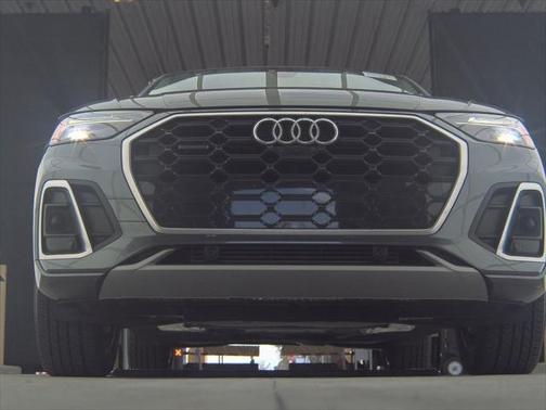 2022 Audi Q5 45 S line Premium Plus