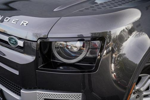 2025 Land Rover Defender 110 P300