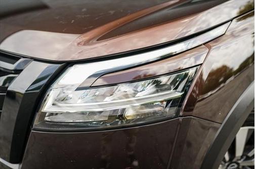 2022 Nissan Pathfinder SL 2WD