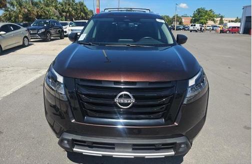 2022 Nissan Pathfinder SL 2WD