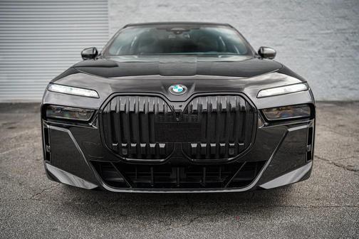 2023 BMW 760 i xDrive