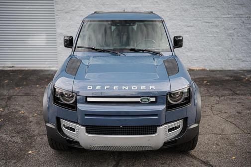 2022 Land Rover Defender 110 SE