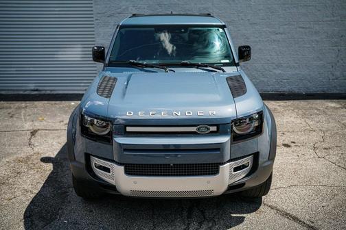 2022 Land Rover Defender 110 SE