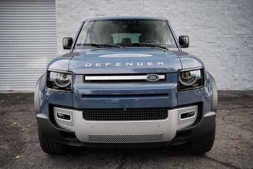 2022 Land Rover Defender 110 SE