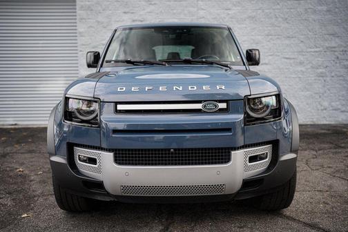 2022 Land Rover Defender 110 SE