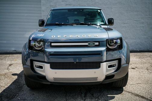 2022 Land Rover Defender 110 SE