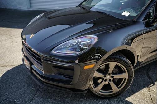 2022 Porsche Macan Base