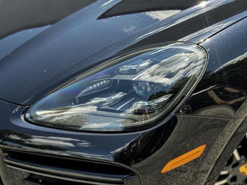2021 Porsche Cayenne Turbo