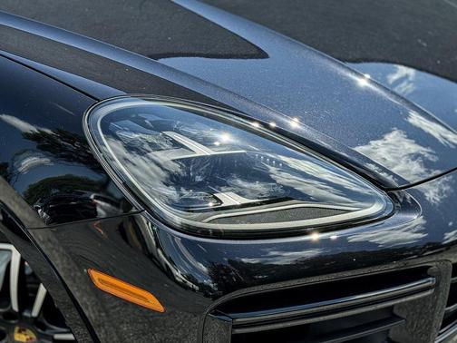 2021 Porsche Cayenne Turbo
