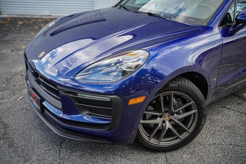 2023 Porsche Macan Base